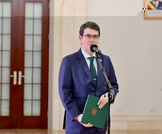 Pablo Duarte Cardoso, Diplomata e Embaixador do Brasil na Guiné-Bissau, discursando ao microfone
